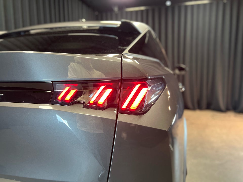 Peugeot e-3008 77 GT 5d