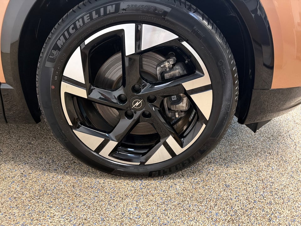 Opel Grandland-e 73 GS 5d