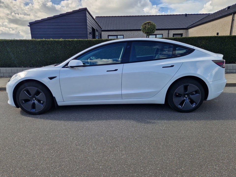 Tesla Model 3 Long Range AWD 4d