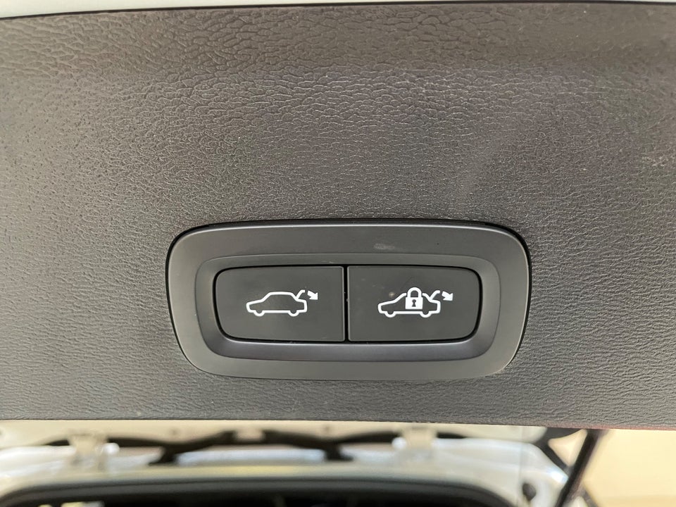 Volvo XC40 P6 ReCharge Ultimate 5d