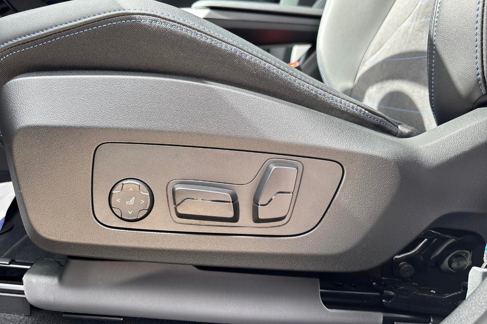 BMW iX1 eDrive20 Superchraged 5d