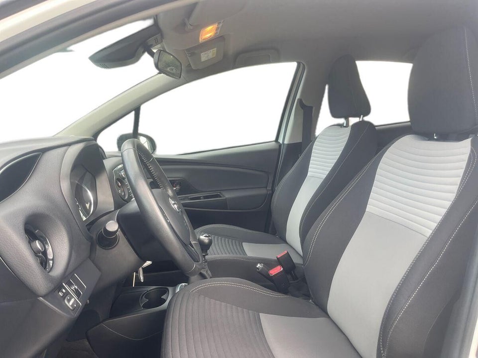 Toyota Yaris 1,0 VVT-i T3 Design 5d