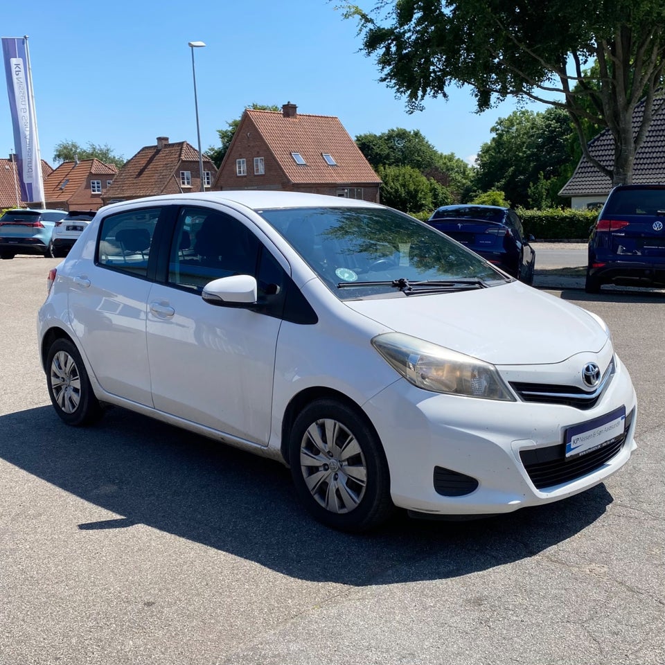 Toyota Yaris 1,0 VVT-i T1 5d
