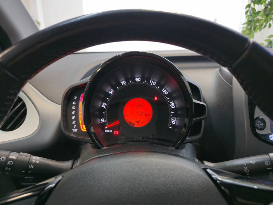 Toyota Aygo 1,0 VVT-i x-cite 5d