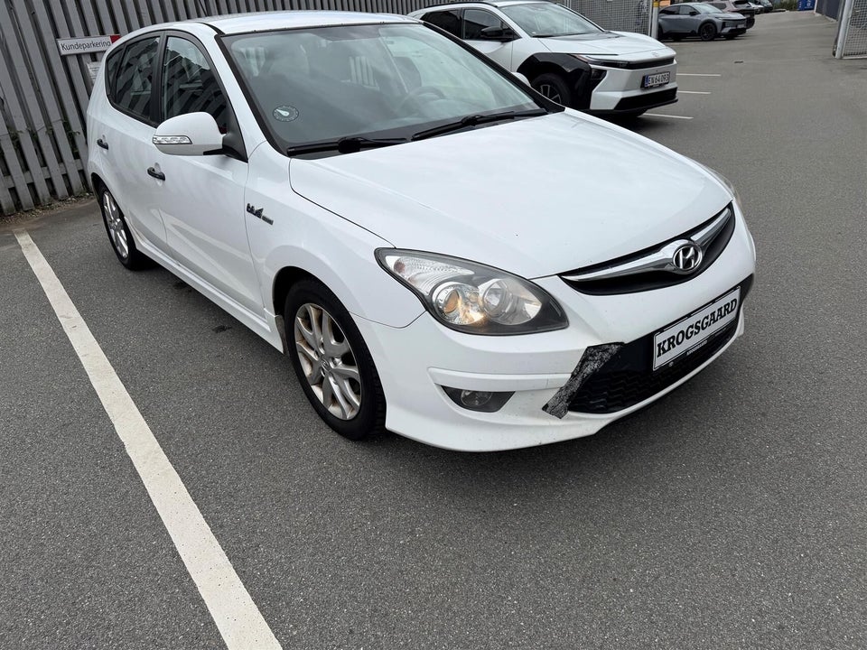 Hyundai i30 1,6 CRDi 90 Classic 5d