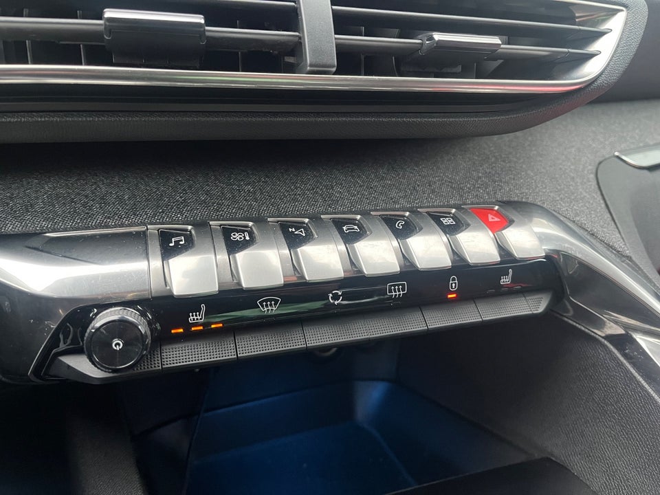 Peugeot 3008 1,2 e-THP 130 Allure 5d