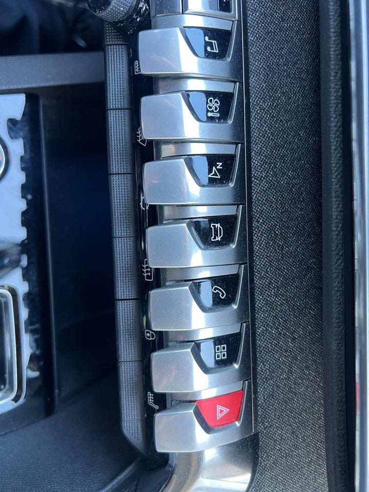 Peugeot 3008 1,6 Hybrid First Selection EAT8 5d