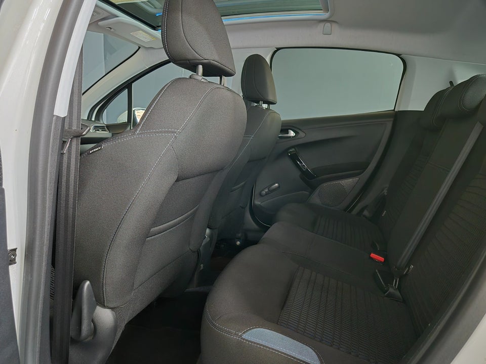 Peugeot 208 1,2 VTi 82 Supreme 5d