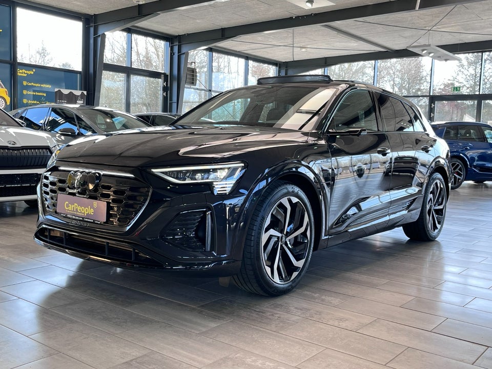 Audi Q8 e-tron 55 S-line quattro 5d