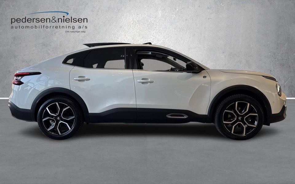 Citroën ë-C4 X 50 Shine 4d