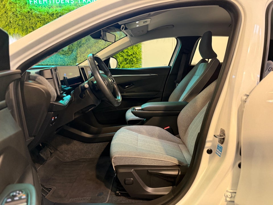 Renault Megane E-Tech 40 Equilibre 5d