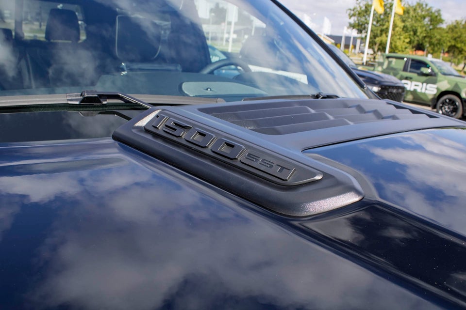 Dodge RAM 1500 3,0 Laramie Night aut. 4d