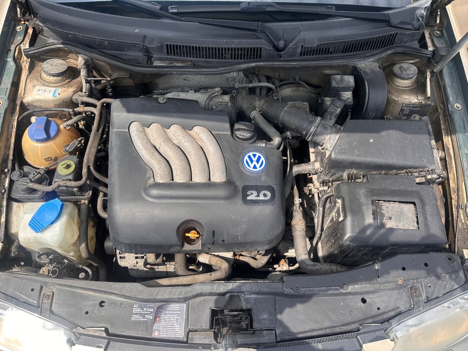 VW Bora 2,0 Comfortline aut. 4d