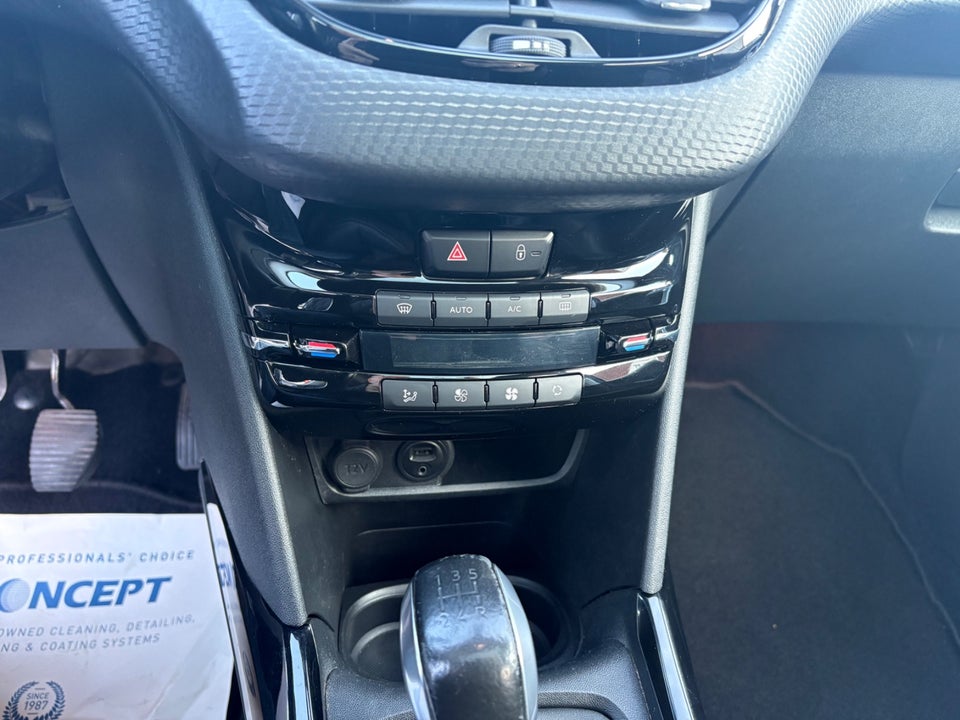 Peugeot 2008 1,6 BlueHDi 100 Allure 5d