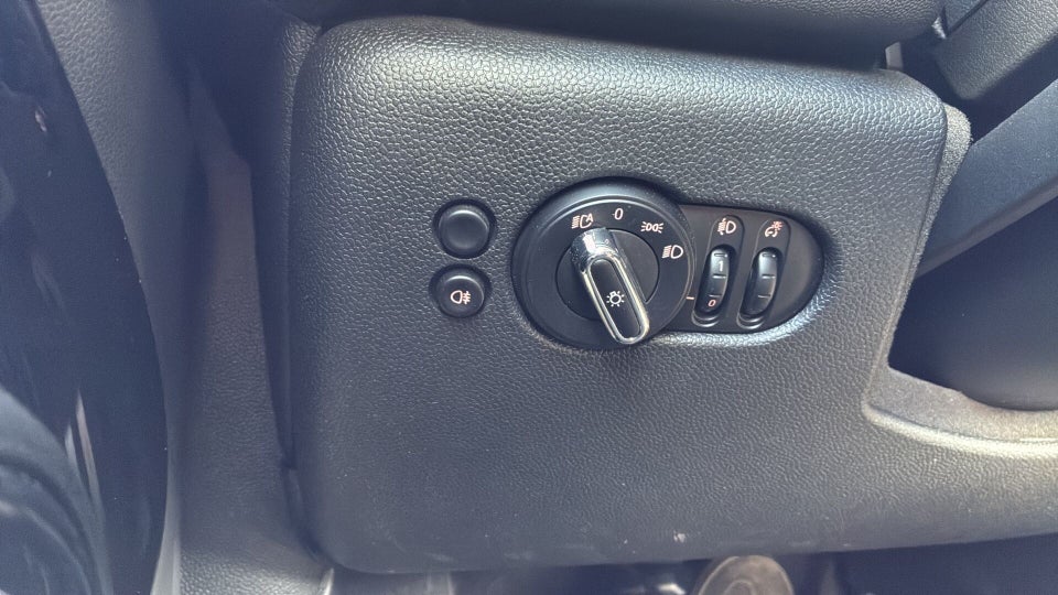 MINI Cooper SE Essential 3d