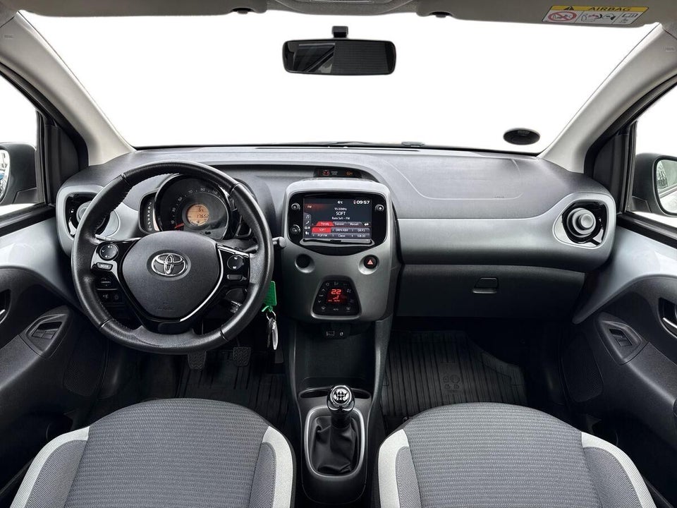 Toyota Aygo 1,0 VVT-i x-press 5d