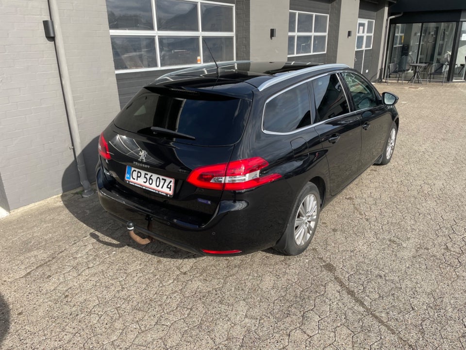 Peugeot 308 1,5 BlueHDi 130 Infinity SW 5d