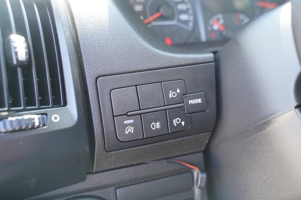 Peugeot Boxer 335 2,2 BlueHDi 140 L3H2 Premium