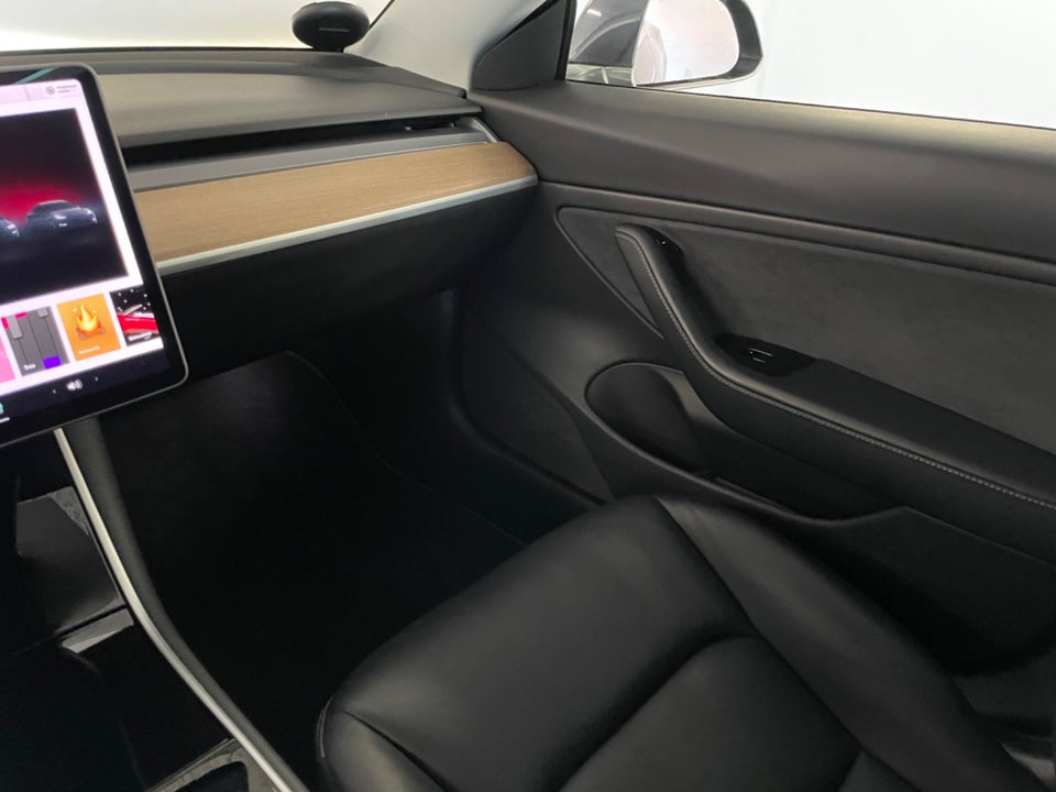 Tesla Model 3 Long Range AWD 4d