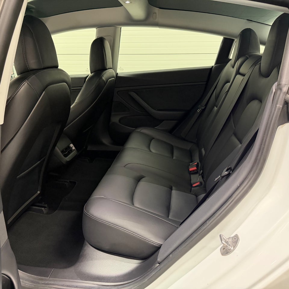 Tesla Model 3 Long Range AWD 4d