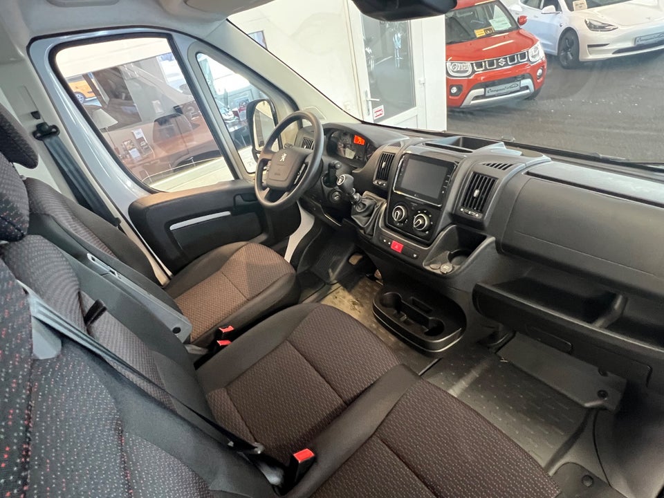Peugeot Boxer 435 2,2 BlueHDi 165 L2H2 Premium