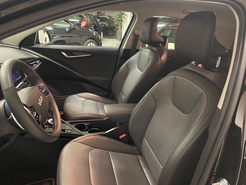 Kia Niro 64 EV Upgrade 5d