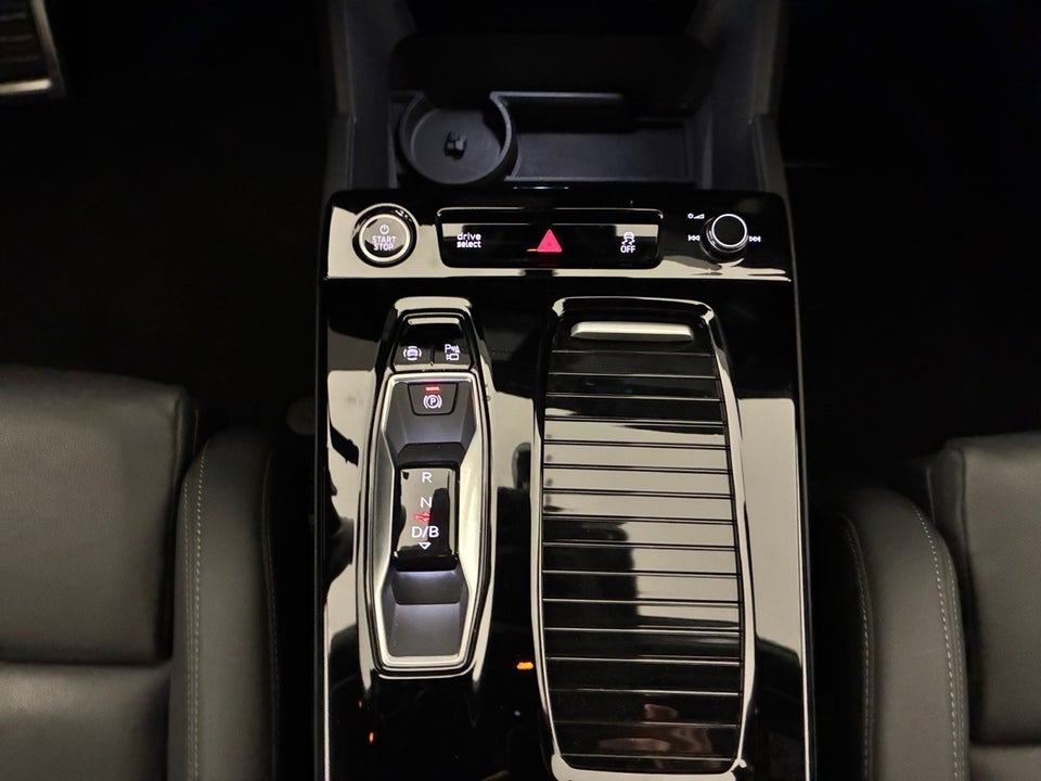 Audi Q6 e-tron S-line quattro 5d