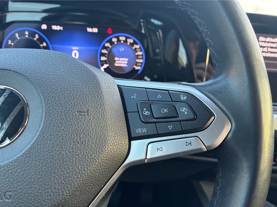 VW Golf VIII 1,5 TSi 130 Life Variant 5d