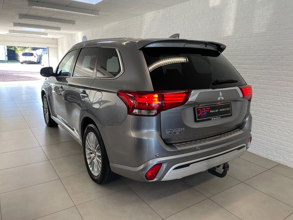 Mitsubishi Outlander 2,4 PHEV Instyle CVT 4WD 5d