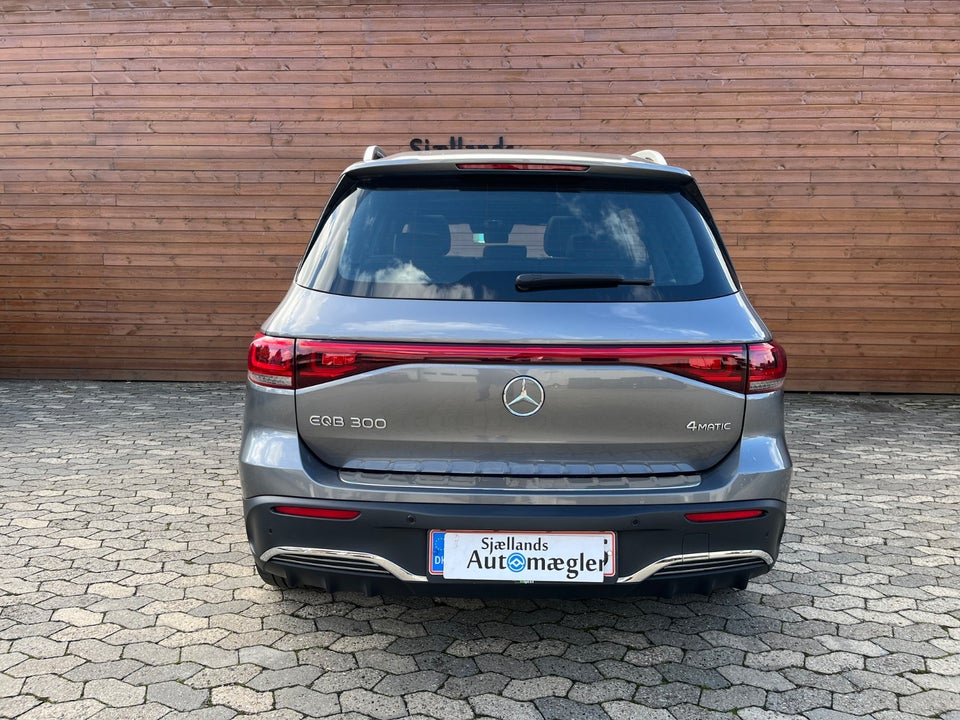 Mercedes EQB300 AMG Line 4Matic 5d