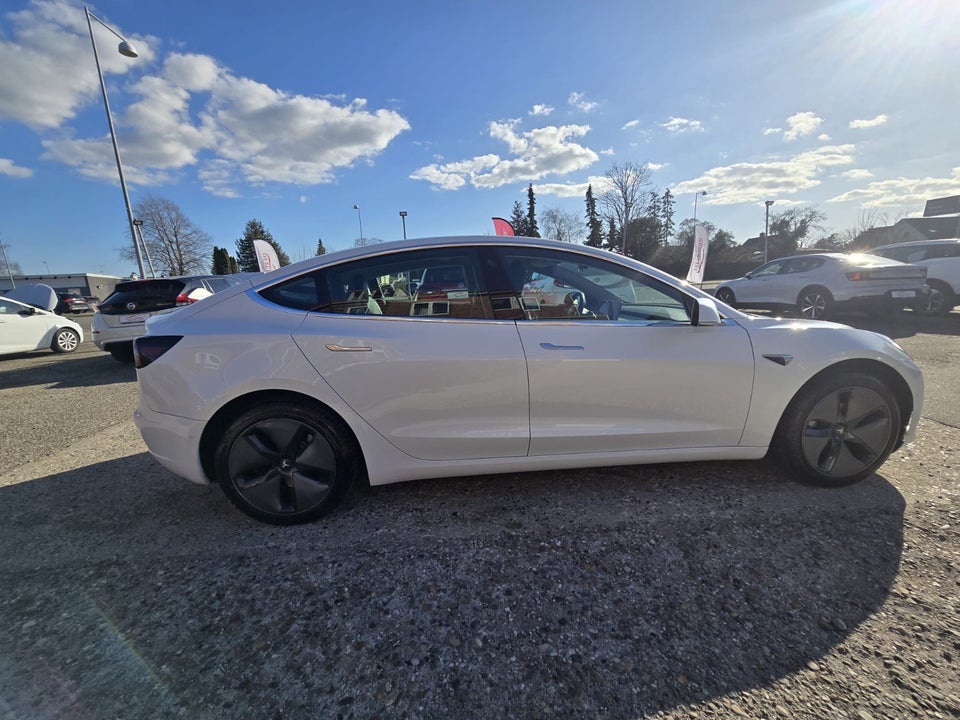 Tesla Model 3 Standard Range+ RWD 4d