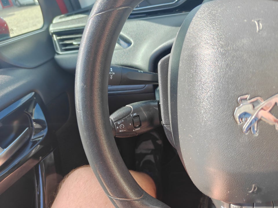 Peugeot 208 1,2 VTi Urban 5d