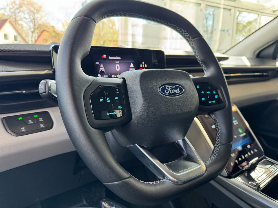 Ford Explorer 79 Select Extended Range AWD 5d