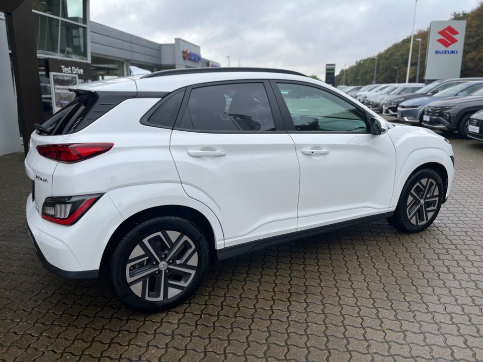 Hyundai Kona 64 EV Essential 5d