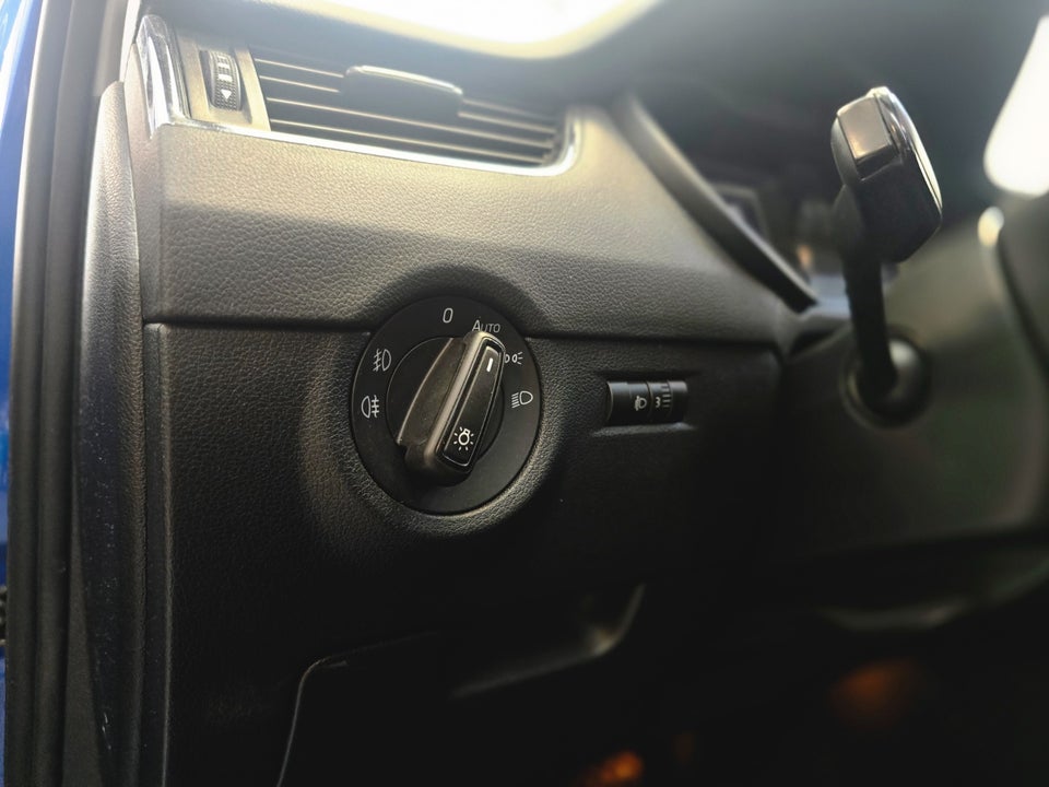 Skoda Octavia 1,8 TSi 180 Elegance Combi 5d