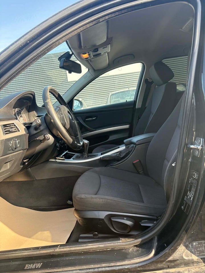 BMW 320d 2,0 Touring 5d