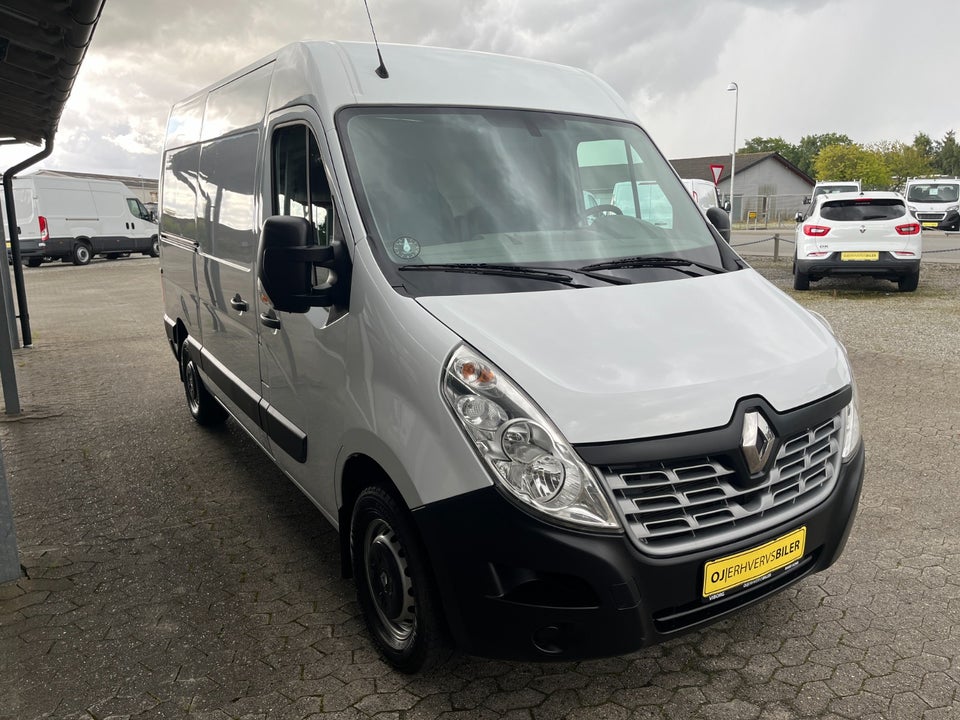 Renault Master III T33 2,3 dCi 125 L2H2 Kassevogn