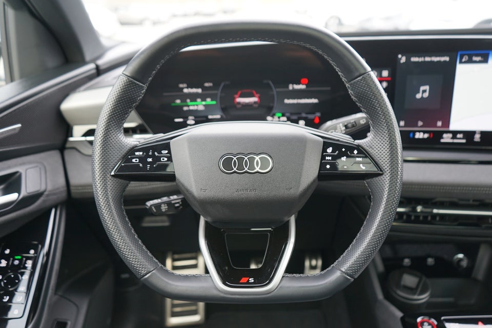 Audi SQ6 e-tron quattro 5d