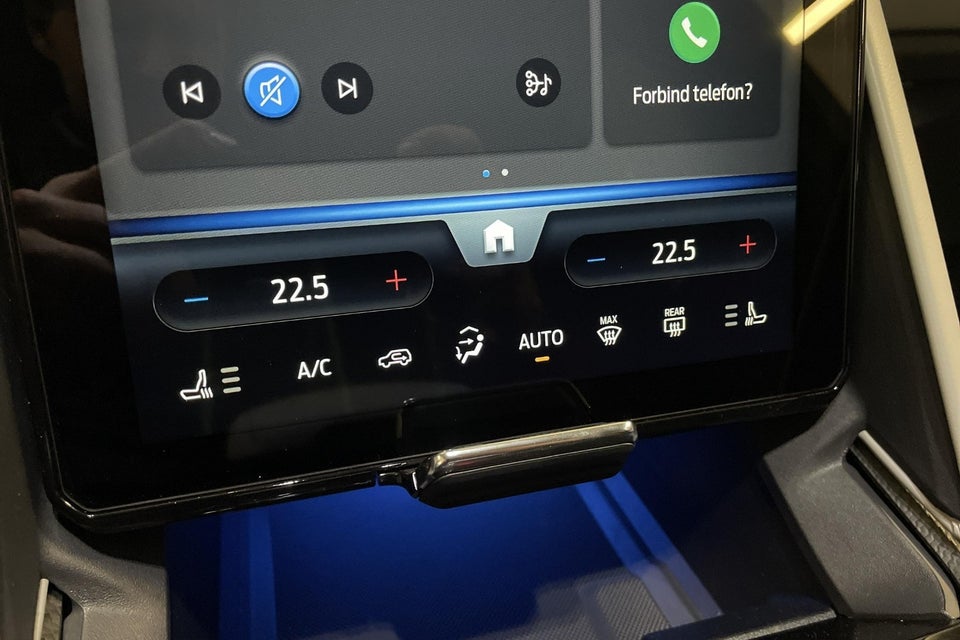 Ford Explorer 77 Premium Extended Range Van 5d