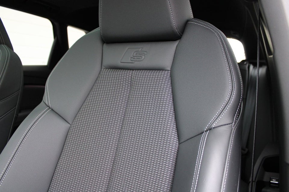 Audi Q4 e-tron 45 S-line 5d