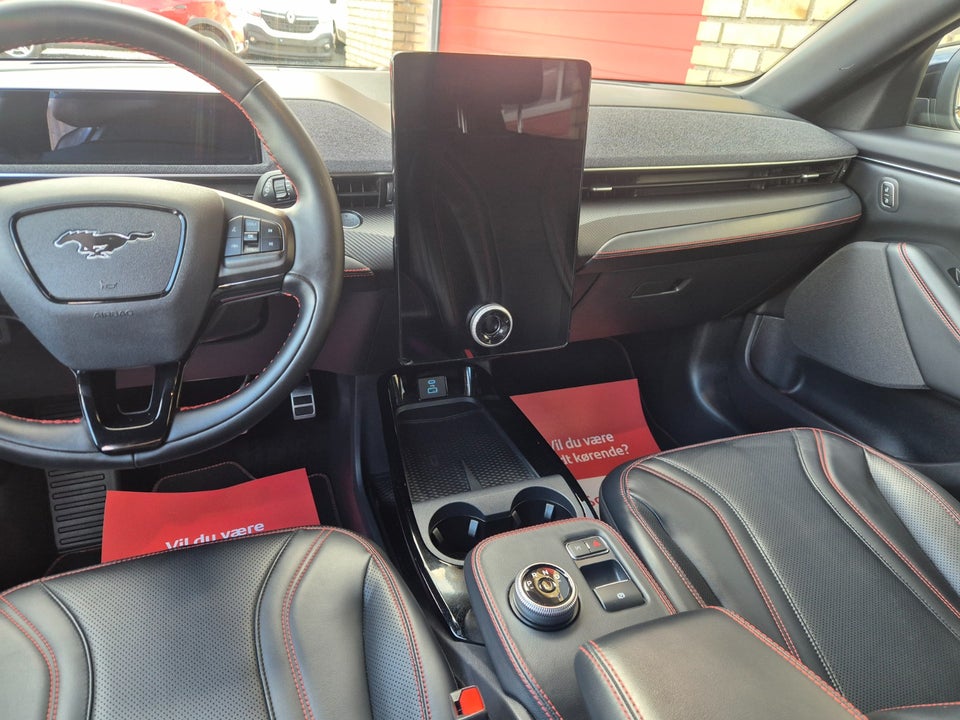 Ford Mustang Mach-E 98 Extended Range AWD 5d