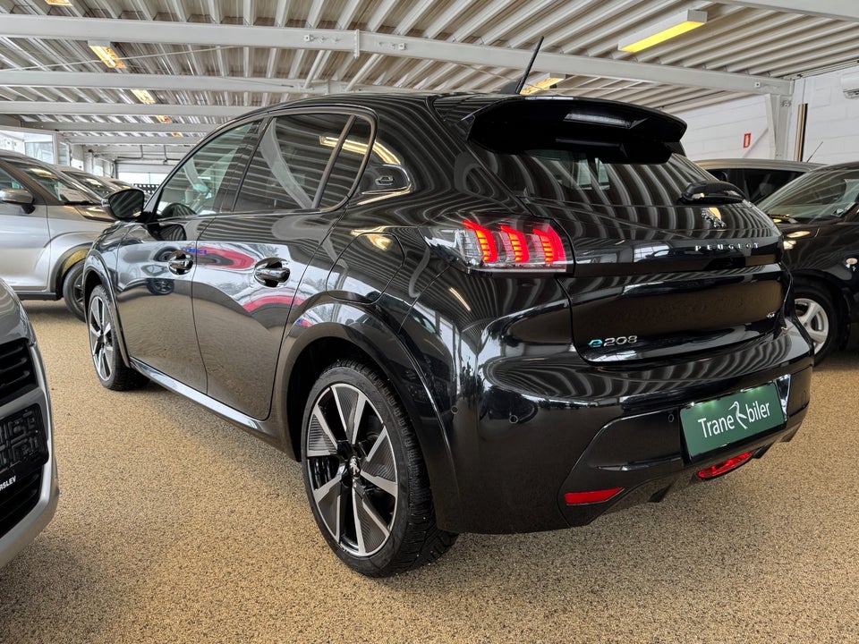 Peugeot e-208 50 GT 5d