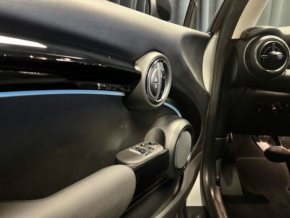 MINI Cooper SE Camden Edition 3d