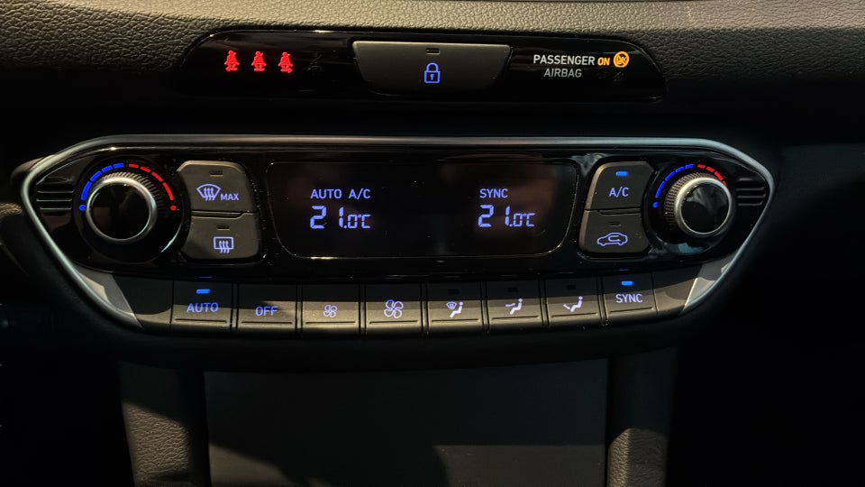 Hyundai i30 1,0 T-GDi Essential stc. DCT 5d