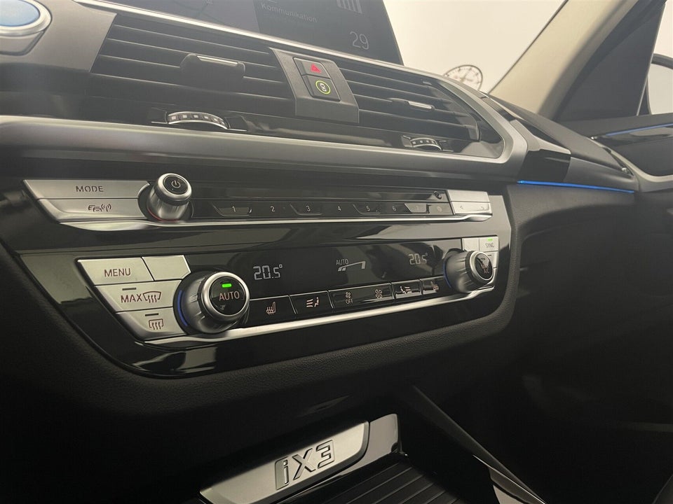 BMW iX3 Charged 5d