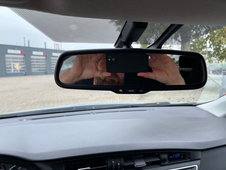 Toyota Auris 1,6 T2 Premium Comfort 5d