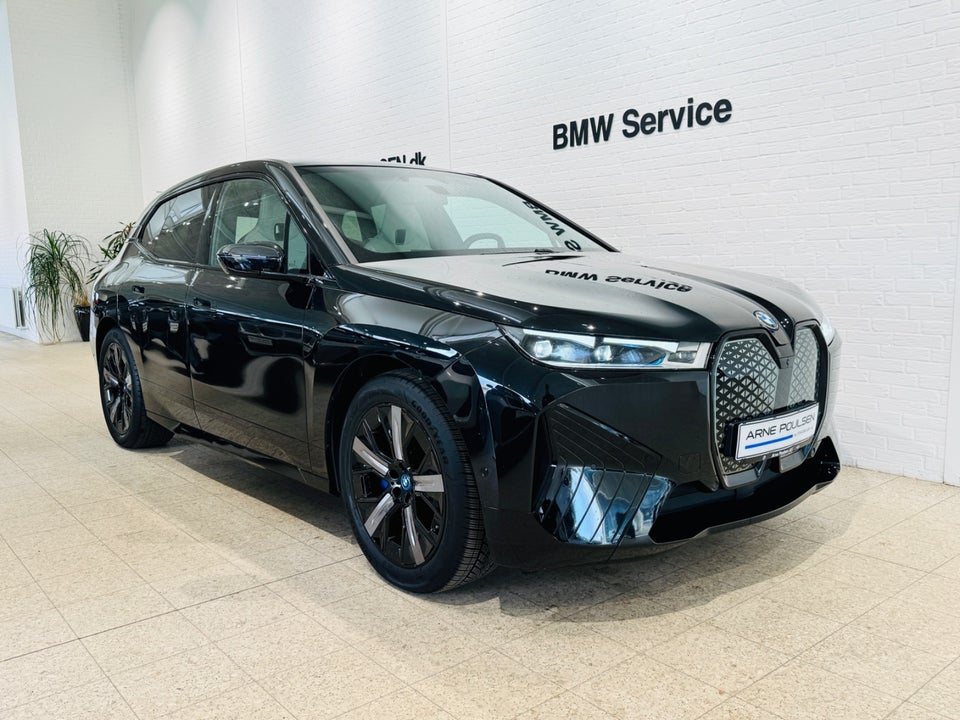 BMW iX xDrive40 Supercharged 5d