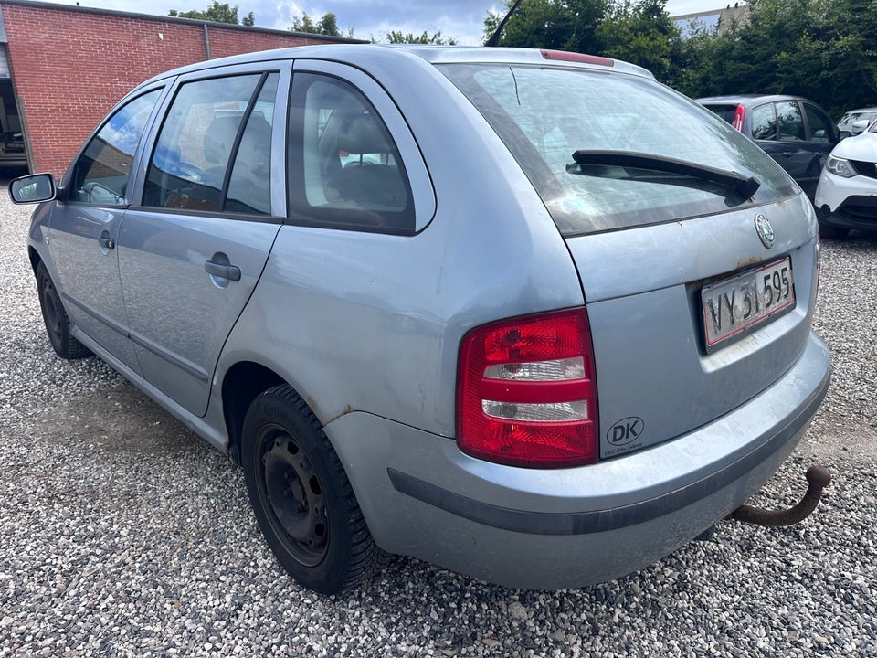 Skoda Fabia 1,4 16V 75 Ambiente Combi 5d