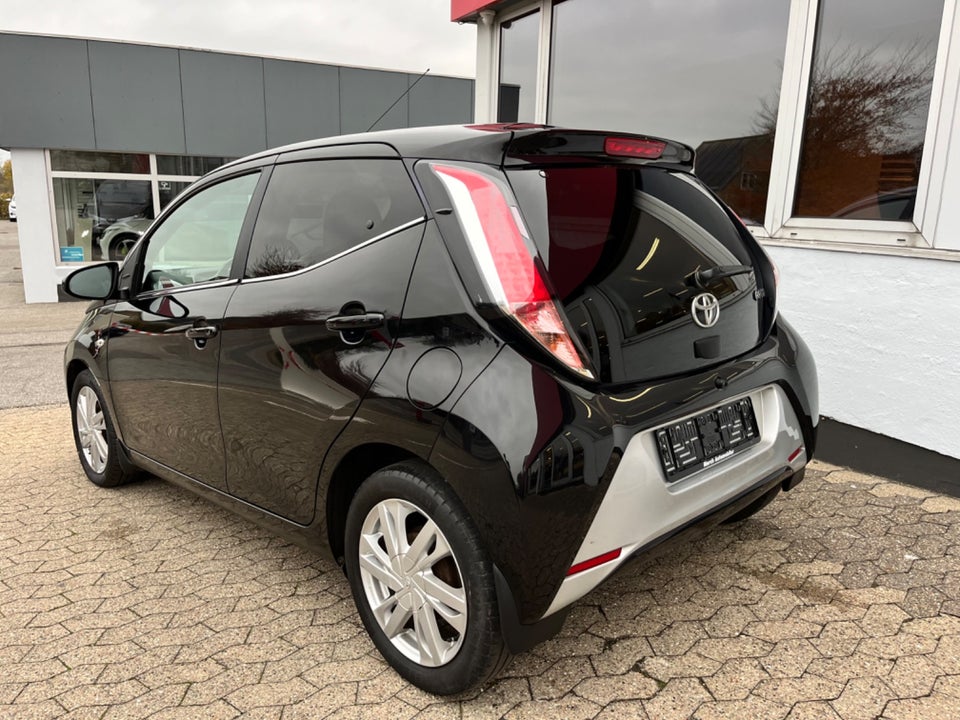 Toyota Aygo 1,0 VVT-i x-black II 5d