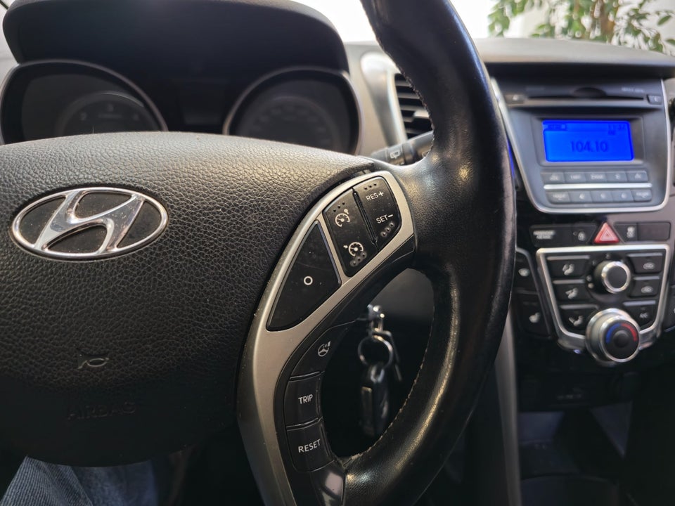 Hyundai i30 1,6 CRDi 110 XTR Eco 5d